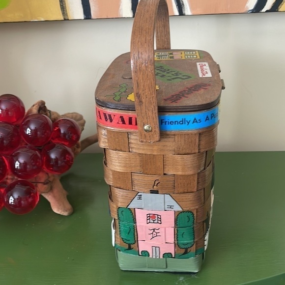 Vintage 🎉HP🎉basket handmade. Painted in Savannah GA - Picture 5 of 12